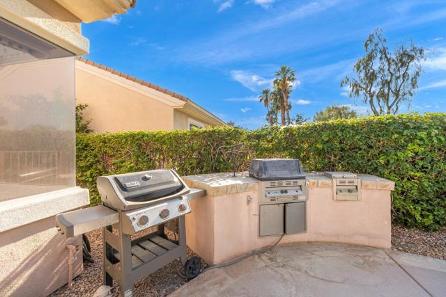 78586 Kensington Avenue, Palm Desert CA: https://media.crmls.org/mediaz/a69bd19b-e10e-4368-8809-3dbd1e2a8e8e.jpg