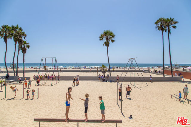 1016 Indiana Court, Venice CA: https://media.crmls.org/mediaz/a69c375e-5425-487d-ae78-6c0a12142bbf.jpg