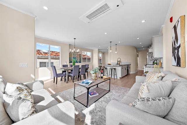 812 N Cleveland Street, Oceanside CA: https://media.crmls.org/mediaz/a69cc6cb-efb1-4a77-acf7-063ab17046eb.jpg