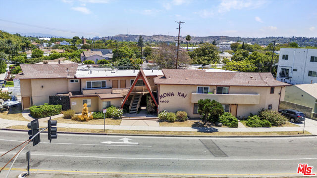 4600 Sawtelle Boulevard, Los Angeles CA: https://media.crmls.org/mediaz/a69ce9d2-f1c1-49f6-ac20-ed08aeacafd3.jpg
