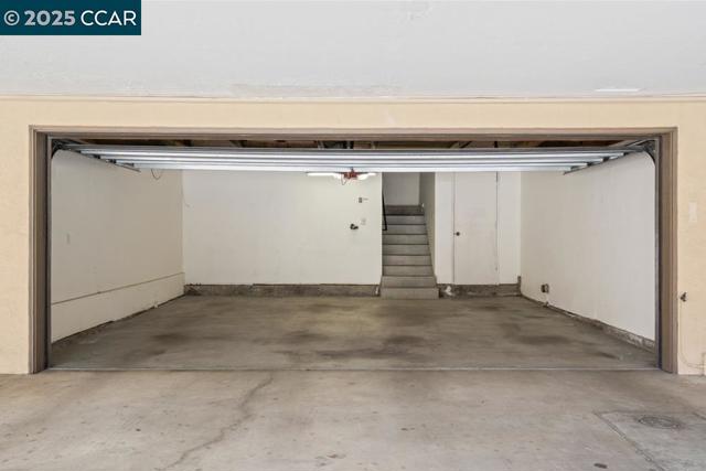 855 Portola Ave, Alameda CA: https://media.crmls.org/mediaz/a69d0ac5-8eec-4f3c-954c-647c2e018654.jpg