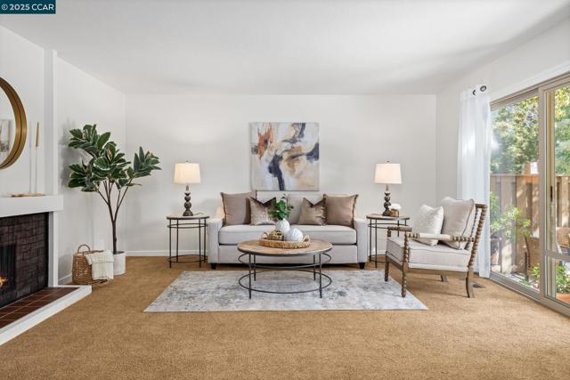 1618 Candelero Dr, Walnut Creek CA: https://media.crmls.org/mediaz/a69d5bf7-32a6-464b-9b21-3d86f4548b3d.jpg