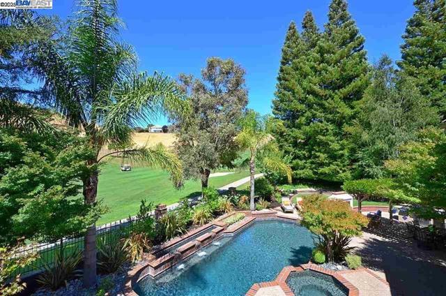 5045 Blackhawk Dr., Danville CA: https://media.crmls.org/mediaz/a69d88ff-99e9-4368-87cb-af3ec7b4a72b.jpg