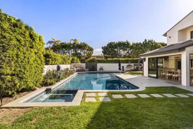 314 S Nardo Ave, Solana Beach CA: https://media.crmls.org/mediaz/a69e337b-22d1-44e7-b5b1-24b8517c3776.jpg