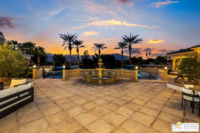 1 Saint Petersburg Court, Rancho Mirage CA: https://media.crmls.org/mediaz/a69e6ba4-b669-472a-b8c6-633ac4a908a5.jpg