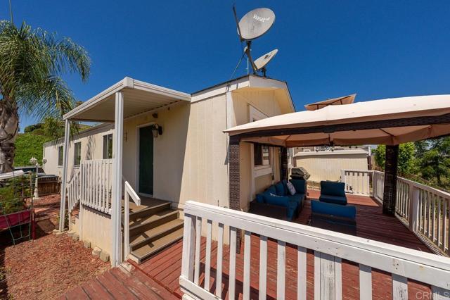 Detail Gallery Image 3 of 26 For 13162 Highway 8 Business Spc 4, El Cajon,  CA 92021 - 3 Beds | 2 Baths
