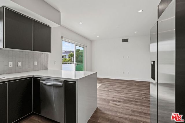 1830 Selby, Los Angeles CA: https://media.crmls.org/mediaz/a69ea98f-0a2a-43a1-85ed-f6cb2bdf995b.jpg