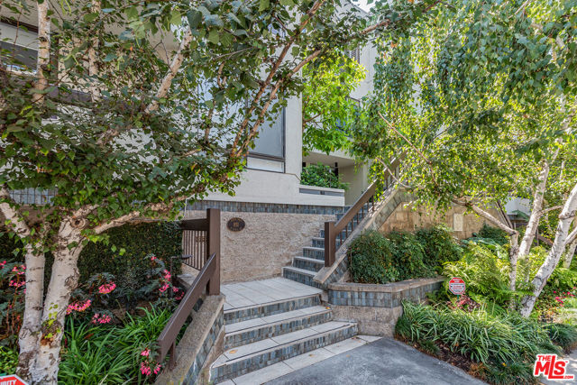 Image 19 of 26 For 851 Kings Road 207