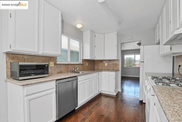 2740 14Th St, San Pablo CA: https://media.crmls.org/mediaz/a69ec240-f6ca-4d03-8ad5-8244c868731f.jpg