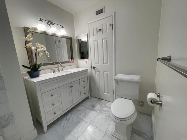 Detail Gallery Image 40 of 56 For 6860 Whitaker Ave, Lake Balboa,  CA 91406 - 3 Beds | 2 Baths