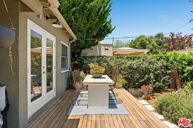 4148 Mentone Avenue, Culver City CA: https://media.crmls.org/mediaz/a69f6665-b98a-4c60-be37-95152a1cc2af.jpg