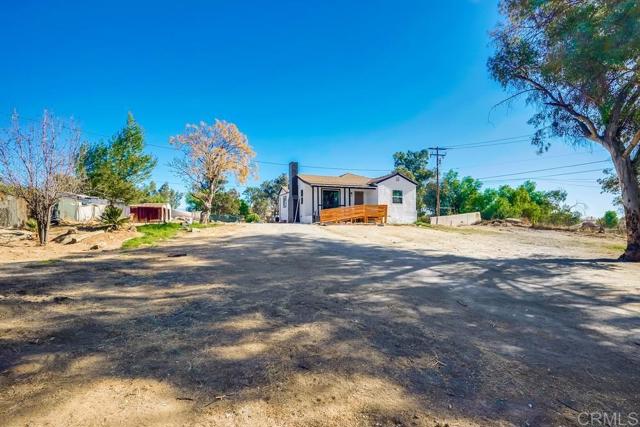 22776 Old Elsinore Road, Perris CA: https://media.crmls.org/mediaz/a69f9b0c-39a6-4d2c-b221-b004b0d3f407.jpg