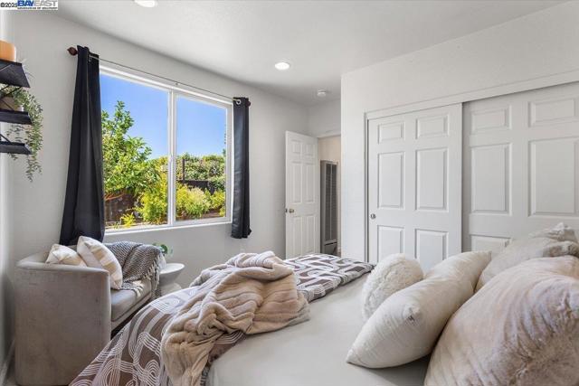 357 Melven Ct, San Leandro CA: https://media.crmls.org/mediaz/a69fe1ca-459f-4d13-8199-d2332b92f6b0.jpg
