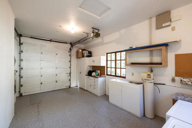 90 Harper Canyon Road, Salinas CA: https://media.crmls.org/mediaz/a6a0676e-fd8b-4504-a95c-ae97e1f8ecf9.jpg