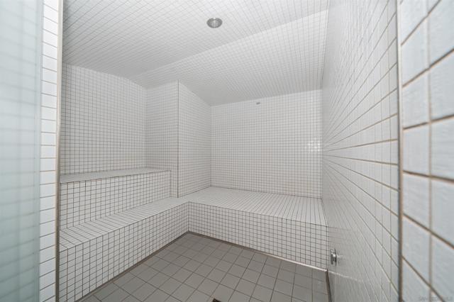 888 W E St, San Diego CA: https://media.crmls.org/mediaz/a6a19f29-1540-4663-a3df-cd3608c243b6.jpg