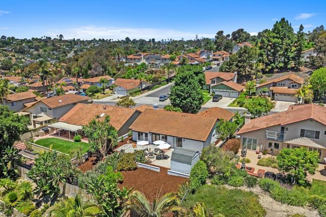 2663 Sutter St, Carlsbad CA: https://media.crmls.org/mediaz/a6a1d17f-22de-4ff5-a0c9-65b43be9ca16.jpg