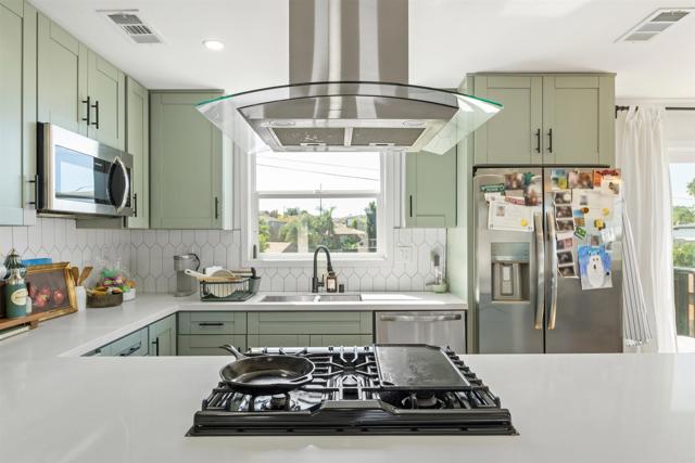 Detail Gallery Image 12 of 33 For 5535 Churchward St, San Diego,  CA 92114 - 3 Beds | 2 Baths