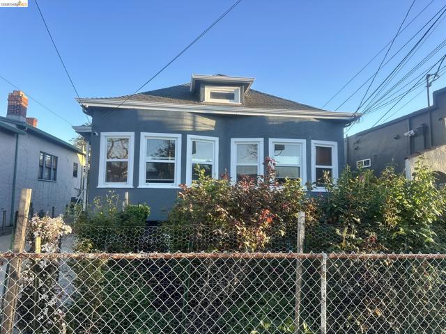 Image 1 of 40 For 1075 47th St