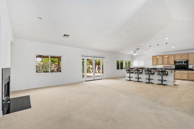 80222 Spanish Bay Drive, Indio CA: https://media.crmls.org/mediaz/a6a36587-3728-4bba-8682-c972aaa976cf.jpg