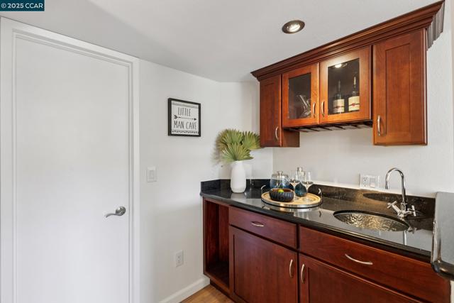 36 Playa Ct, San Ramon CA: https://media.crmls.org/mediaz/a6a39923-1ccc-4a02-b7d1-9455950f19b7.jpg