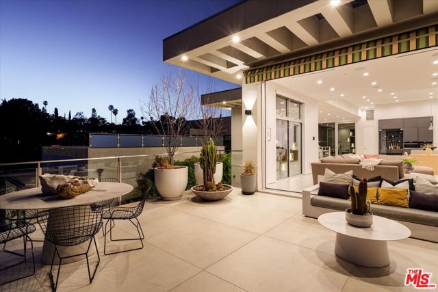 3042 Landa Street, Los Angeles CA: https://media.crmls.org/mediaz/a6a3b4ba-204b-499e-ad4f-338d5f94a171.jpg