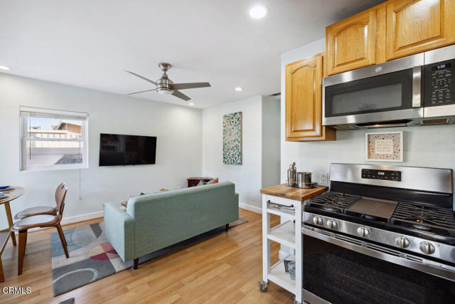 Detail Gallery Image 12 of 55 For 3701 Sunset Ln, Oxnard,  CA 93035 - 4 Beds | 3 Baths