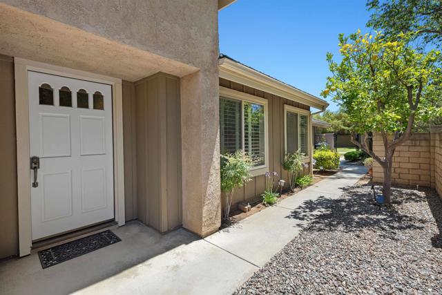 Detail Gallery Image 5 of 59 For 2704 Almendra Ct, Fallbrook,  CA 92028 - 2 Beds | 2 Baths