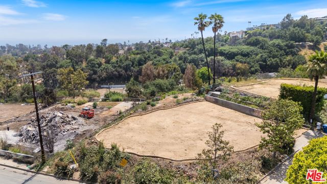 1101 Las Pulgas Place, Pacific Palisades CA: https://media.crmls.org/mediaz/a6a6902a-20c1-4179-9e1d-873002fe3eed.jpg