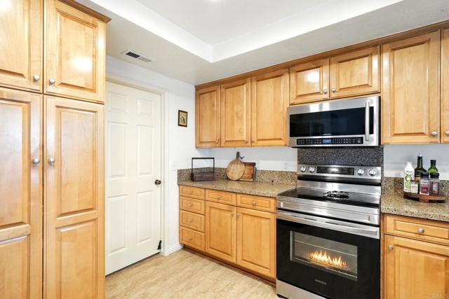 Detail Gallery Image 11 of 38 For 3149 Avenida Olmeda, Carlsbad,  CA 92009 - 3 Beds | 2 Baths