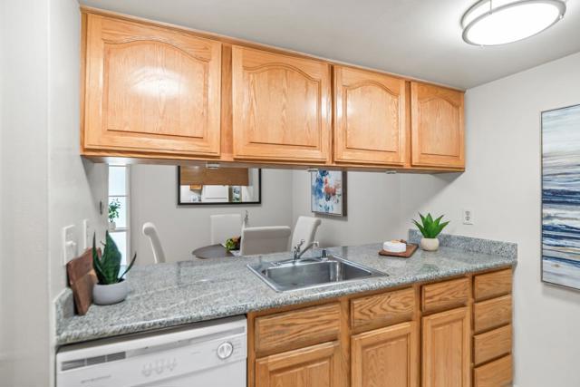 205 W Red Oak Drive, Sunnyvale CA: https://media.crmls.org/mediaz/a6a85db0-e8ea-4a50-841e-03f92295776a.jpg