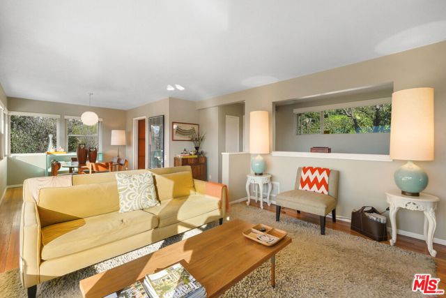 1313 Corona Drive, Glendale CA: https://media.crmls.org/mediaz/a6a85efb-6d51-41cb-8d6f-cd3ca193778c.jpg