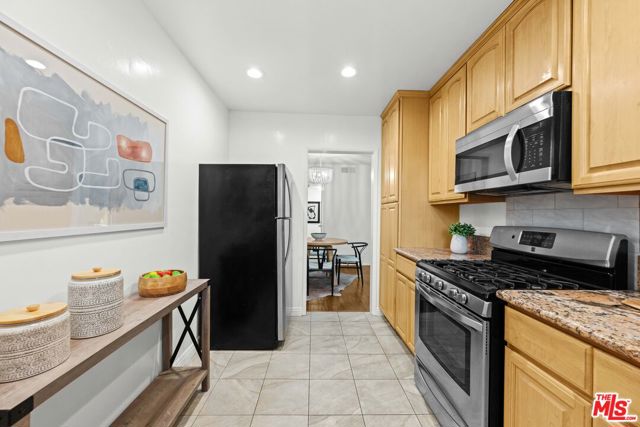 11670 W Sunset Boulevard, Los Angeles CA: https://media.crmls.org/mediaz/a6a86b7c-848e-4ec4-88ac-6458439ed813.jpg