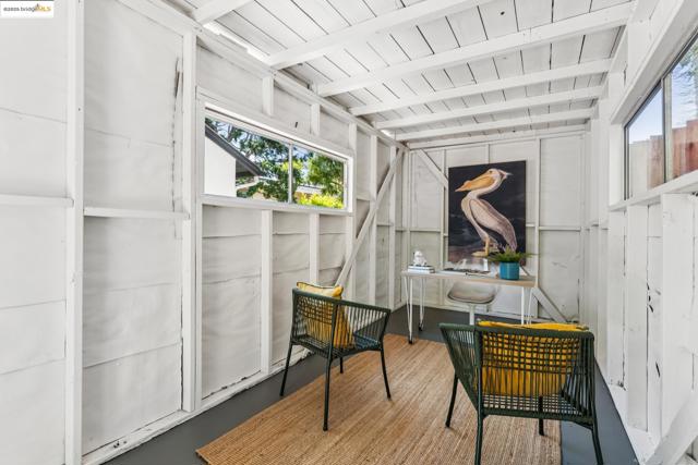 3129 Deseret Dr, Richmond CA: https://media.crmls.org/mediaz/a6a8d342-9cac-4c08-b087-61720737d6d5.jpg