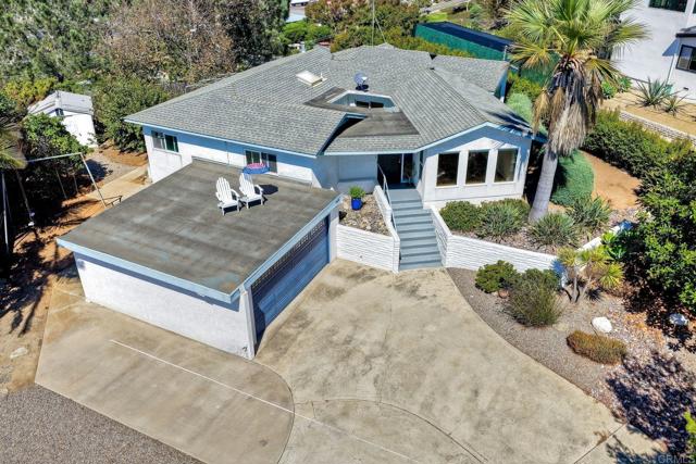 2428 Dunstan Street, Oceanside CA: https://media.crmls.org/mediaz/a6a97387-6295-4d02-9494-9b3b5e785b45.jpg