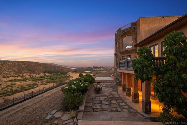 12144 Proctor Valley Road, Chula Vista CA: https://media.crmls.org/mediaz/a6aa86bb-8236-4f96-91e8-36b38de6d3ef.jpg