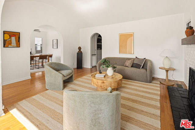 1307 Hauser Boulevard, Los Angeles CA: https://media.crmls.org/mediaz/a6aafa3d-4fd6-4238-86e4-5f3622745e0a.jpg