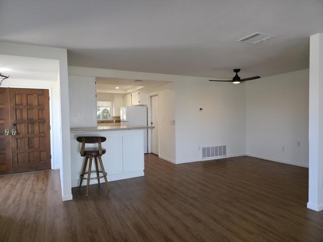 12800 Avenida Alta Loma, Desert Hot Springs CA: https://media.crmls.org/mediaz/a6ab2985-31f0-4657-98dd-5b585deee8ab.jpg