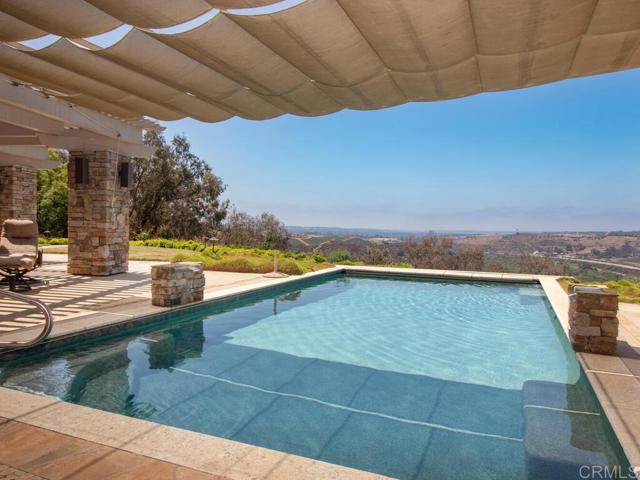 6095 Lake Vista Drive, Bonsall CA: https://media.crmls.org/mediaz/a6ab4415-23bc-4171-9e80-33804130d02a.jpg