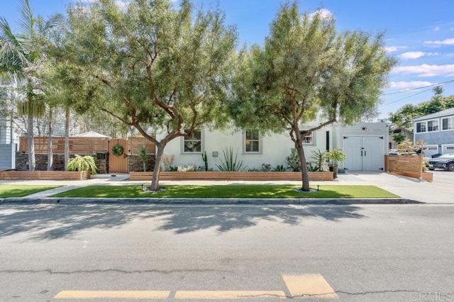 Detail Gallery Image 7 of 48 For 818 7th St, Coronado,  CA 92118 - 4 Beds | 2 Baths