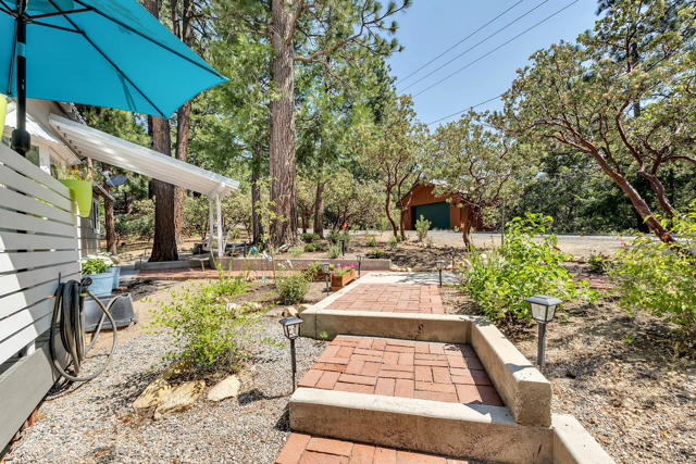 53125 Overlook Drive, Idyllwild CA: https://media.crmls.org/mediaz/a6ac3487-99c8-4b2c-9957-0b5768892eff.jpg