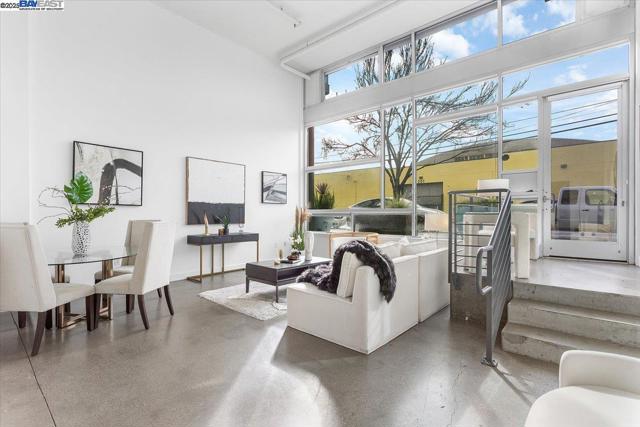 226 2nd St, Oakland CA: https://media.crmls.org/mediaz/a6ac958c-ff18-4ba9-8d36-1be9ac4cc2ae.jpg