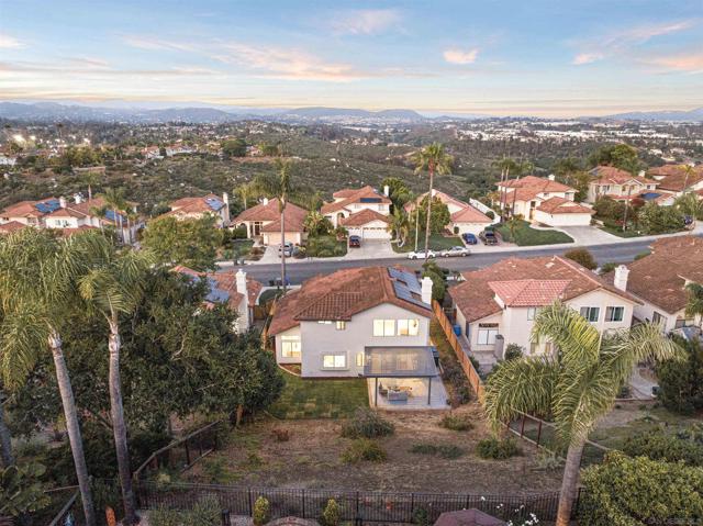 2064 White Birch Dr, Vista CA: https://media.crmls.org/mediaz/a6acdd58-b74c-459e-a7ed-31ce1640a274.jpg
