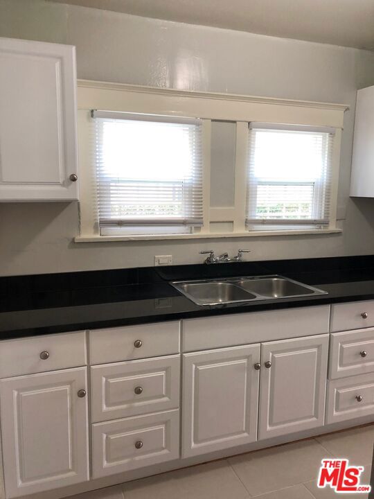 1604 La Fayette Road, Los Angeles CA: https://media.crmls.org/mediaz/a6ad49d7-3a1a-441f-8c4b-0ba29b699e3e.jpg