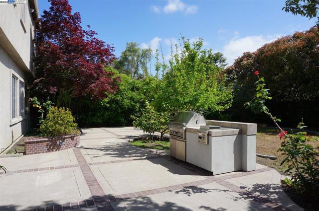 30278 Willowbrook Rd, Hayward CA: https://media.crmls.org/mediaz/a6ad4bc0-1bad-4b73-bfbb-f9a32d20dc91.jpg