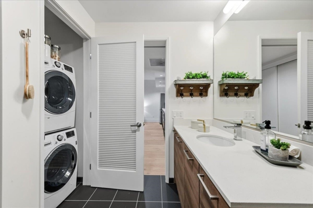 Image 22 of 39 For 1075 Market Street  208