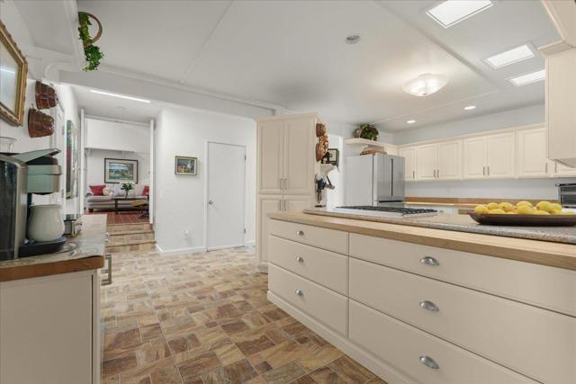 4711 Old San Jose Road, Soquel CA: https://media.crmls.org/mediaz/a6ae83e3-f292-4337-be99-e47509dba726.jpg