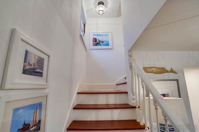75 Corinthian Walk, Long Beach CA: https://media.crmls.org/mediaz/a6af0b4f-5893-445d-b298-fd0c2b6cdcc3.jpg