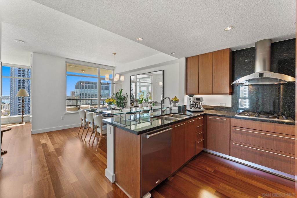 1199 Pacific Highway - photo 8