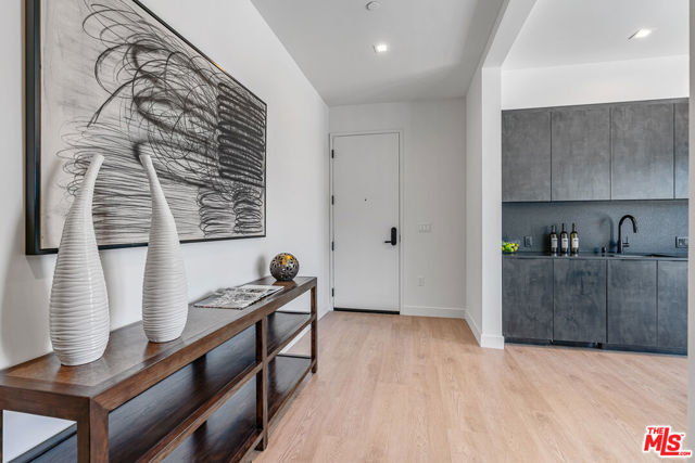 10700 Tabor Street, Los Angeles CA: https://media.crmls.org/mediaz/a6b07580-9745-4a29-89a5-4af6703f43fb.jpg