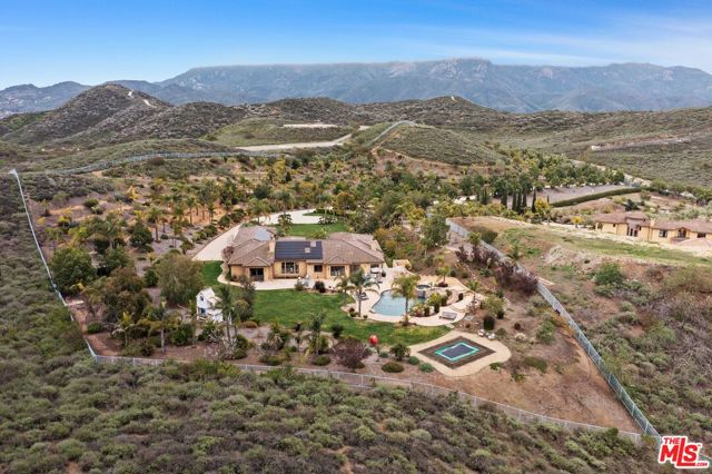5105 Via El Cerro, Newbury Park CA: https://media.crmls.org/mediaz/a6b0951a-47ff-431a-8256-cd14c428cf25.jpg